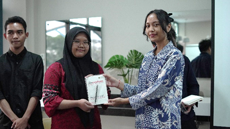 Sesi tanya jawab peserta Weekly Edu